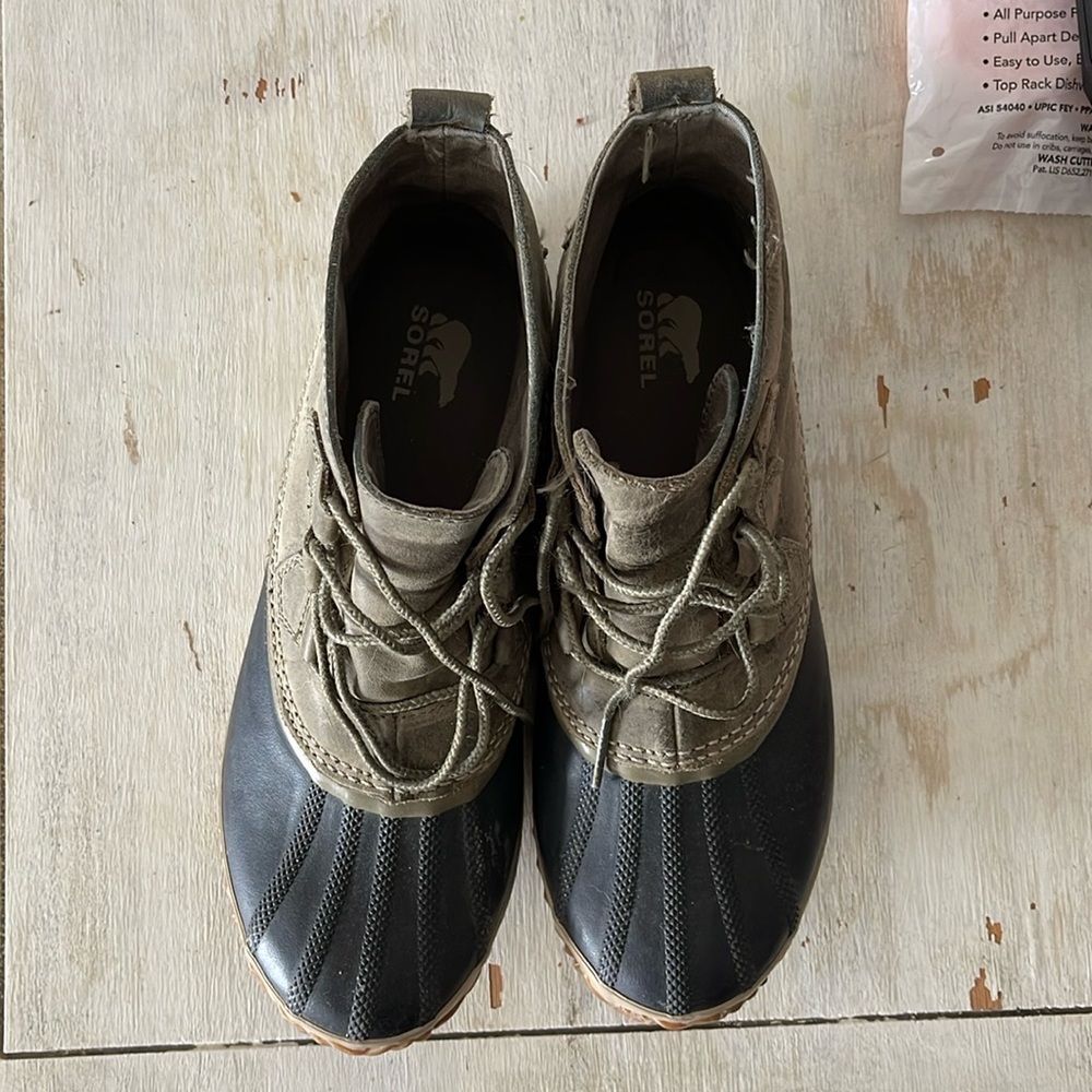 Sorel Out N About Leather Waterproof Rain Boots Women’s Size 10